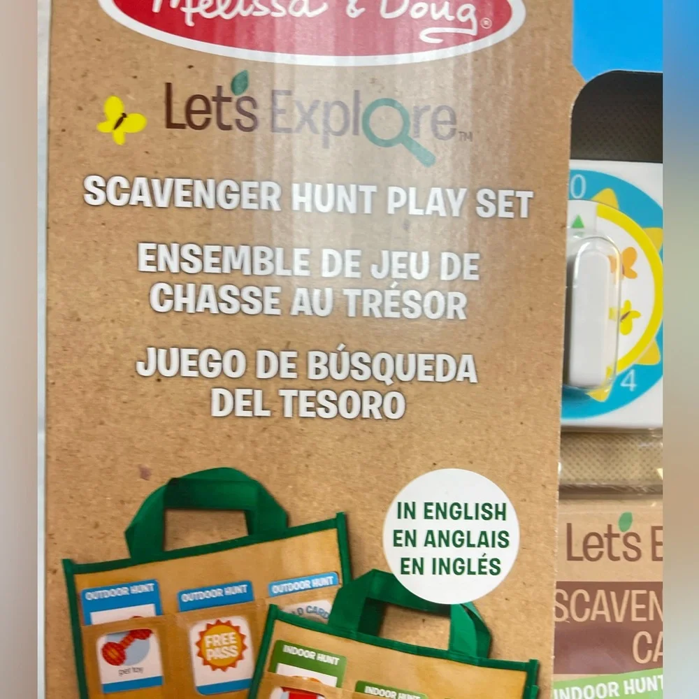 Melissa & Doug Let's Explore Scavenger Hunt Play Set New